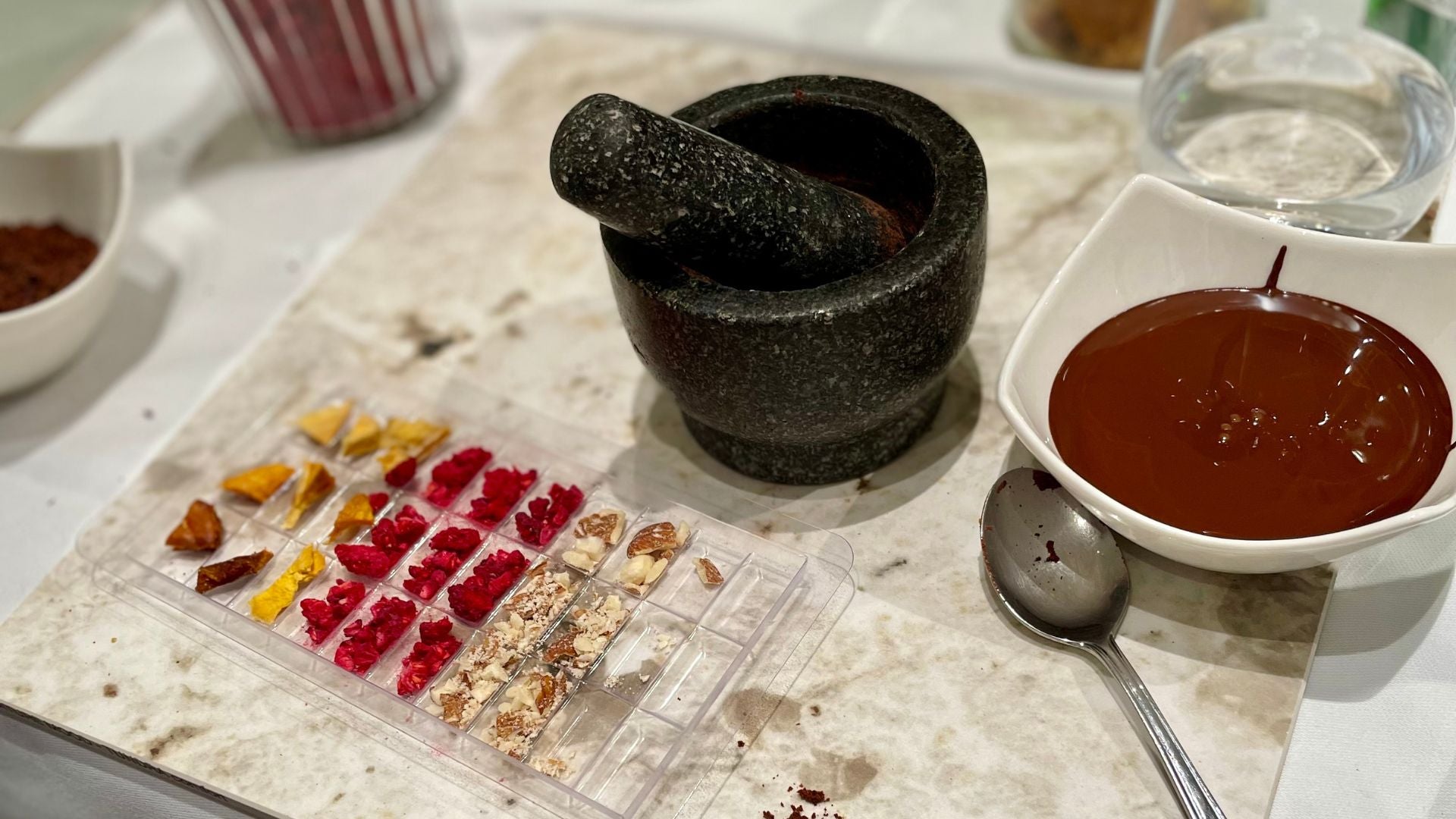 Schokolade unter Anleitung herstellen mit Kakaoliebe in Frankfurt am Main, Neue Altstadt Innenstadt.